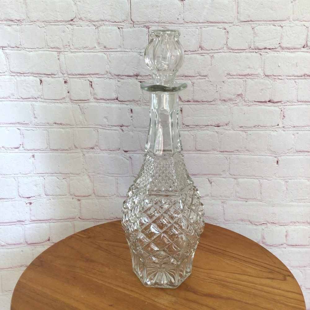 Vintage Anchor Hocking Wexford Clear Glass Diamond Cut Decanter with Stopper